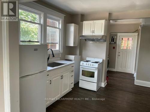 4 - 815 Main Street E, Hamilton, ON - Indoor Photo Showing Kitchen