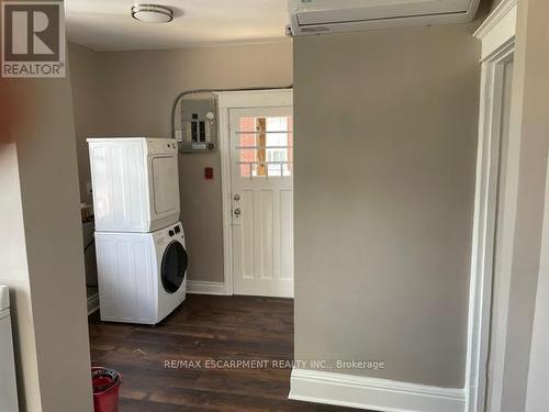 4 - 815 Main Street E, Hamilton, ON - Indoor Photo Showing Laundry Room