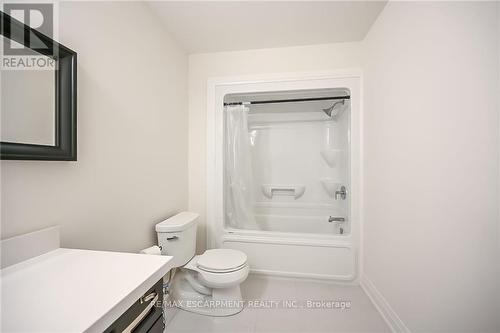 14 Bayberry Lane, Hamilton, ON - Indoor Photo Showing Bathroom