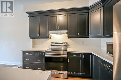 14 Bayberry Lane, Hamilton, ON - Indoor Photo Showing Kitchen