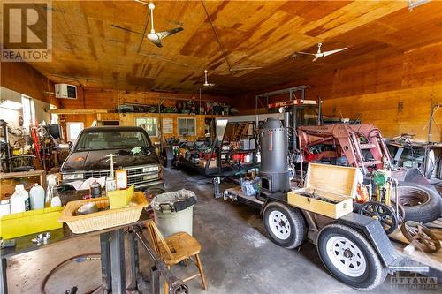 776 Hamilton Road, Russell, ON - Indoor Photo Showing Garage