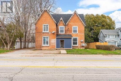 131 Margaret Avenue, Wallaceburg, ON - Outdoor With Facade