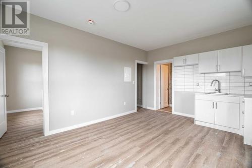 131 Margaret Avenue, Wallaceburg, ON - Indoor Photo Showing Kitchen