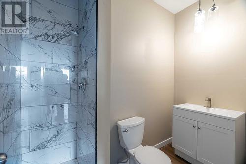 131 Margaret Avenue, Wallaceburg, ON - Indoor Photo Showing Bathroom