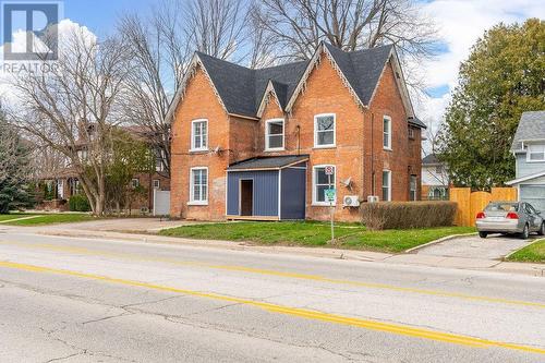 131 Margaret Avenue, Wallaceburg, ON - Outdoor With Facade