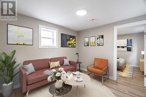 131 Margaret Avenue, Wallaceburg, ON - Indoor Photo Showing Living Room