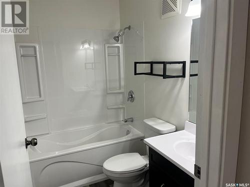 B 1159 Taisey Crescent, Estevan, SK - Indoor Photo Showing Bathroom