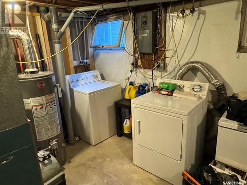 816 14Th Street, Humboldt, SK - Indoor Photo Showing Laundry Room