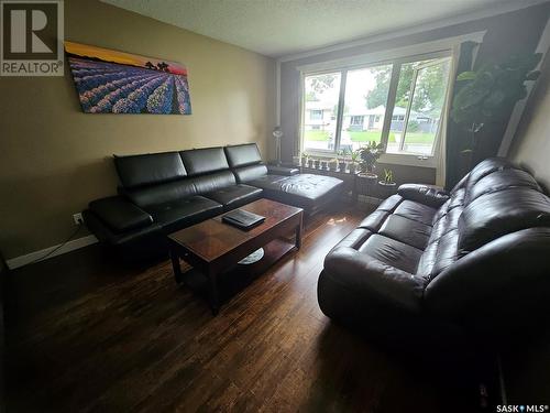 5730 2Nd Avenue N, Regina, SK - Indoor Photo Showing Living Room