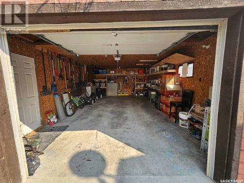 5730 2Nd Avenue N, Regina, SK - Indoor Photo Showing Garage