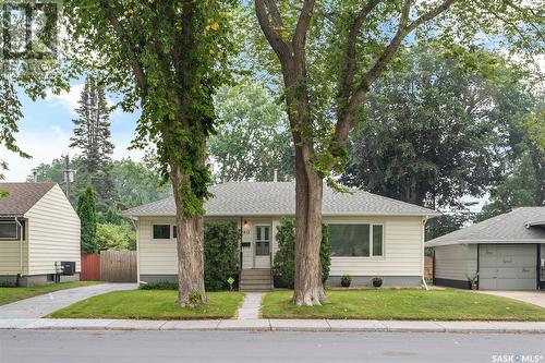 2417 Royal Avenue, Saskatoon, SK - Outdoor