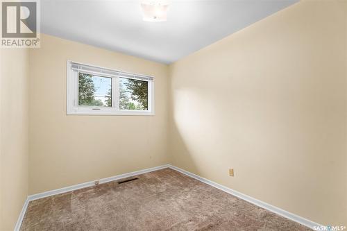 2417 Royal Avenue, Saskatoon, SK - Indoor Photo Showing Other Room