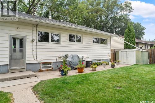 2417 Royal Avenue, Saskatoon, SK - Outdoor