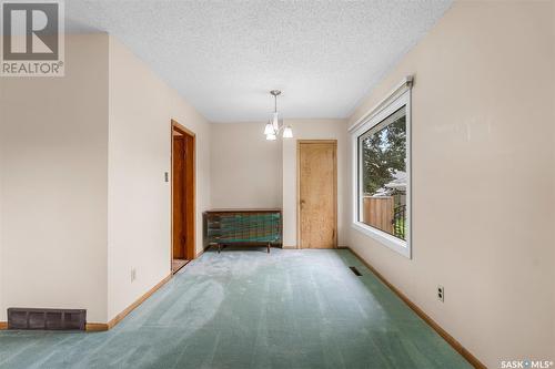 2417 Royal Avenue, Saskatoon, SK - Indoor Photo Showing Other Room