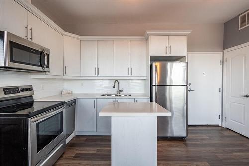 4 Barton Street|Unit #301, Hamilton, ON - Indoor Photo Showing Kitchen With Double Sink With Upgraded Kitchen