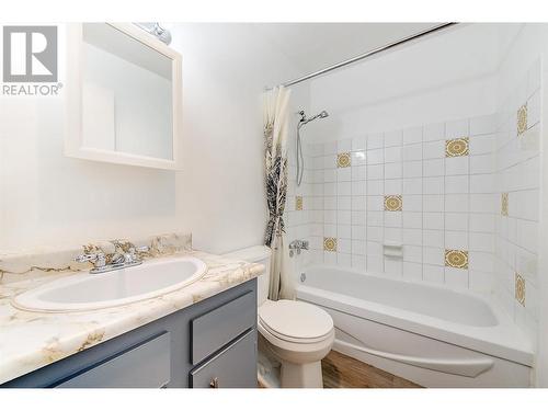 625 Rowcliffe Avenue Unit# 205, Kelowna, BC - Indoor Photo Showing Bathroom