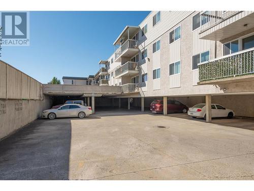 625 Rowcliffe Avenue Unit# 205, Kelowna, BC - Outdoor