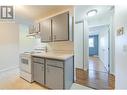 625 Rowcliffe Avenue Unit# 205, Kelowna, BC  - Indoor Photo Showing Kitchen 