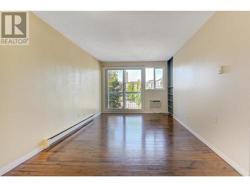 625 Rowcliffe Avenue Unit# 205, Kelowna, BC - Indoor Photo Showing Other Room