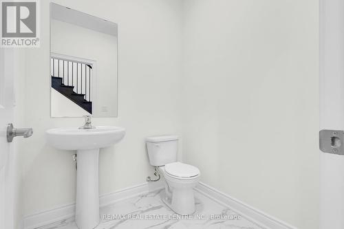 26 Hearn Street, Bradford West Gwillimbury, ON - Indoor Photo Showing Bathroom