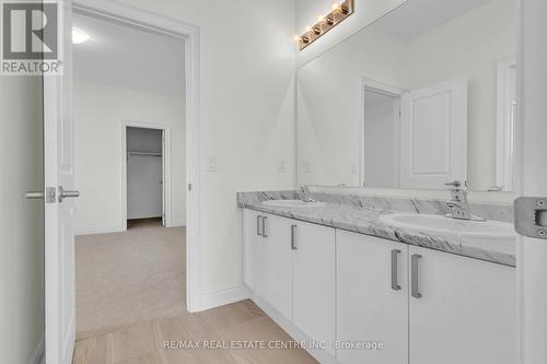 26 Hearn Street, Bradford West Gwillimbury, ON - Indoor Photo Showing Bathroom