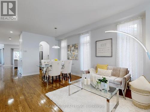 125 Goldenwood Cres Crescent, Markham (Greensborough), ON - Indoor Photo Showing Living Room