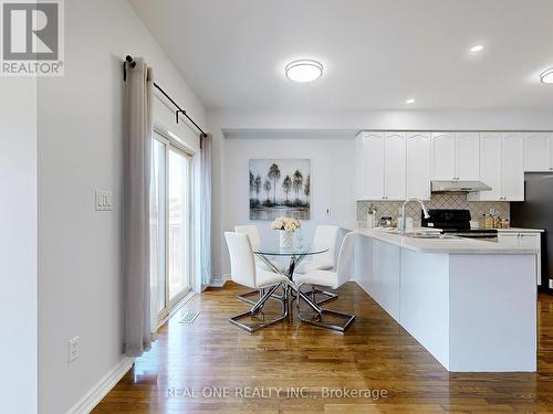 125 Goldenwood Cres Crescent, Markham, ON - Indoor Photo Showing Kitchen