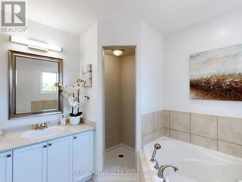 125 Goldenwood Cres Crescent, Markham (Greensborough), ON - Indoor Photo Showing Bathroom