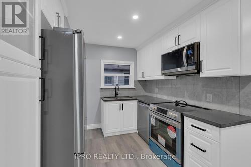 1018 West Avenue, Mississauga, ON - Indoor Photo Showing Kitchen With Double Sink With Upgraded Kitchen