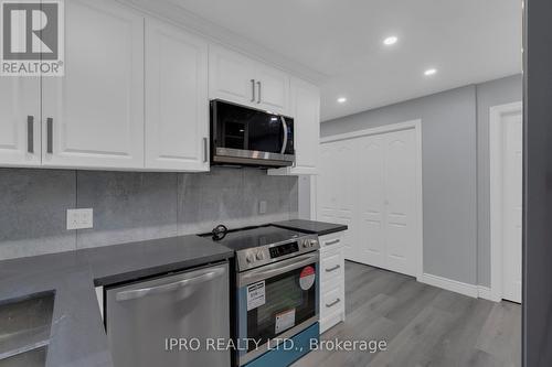 1018 West Avenue, Mississauga (Lakeview), ON - Indoor Photo Showing Kitchen