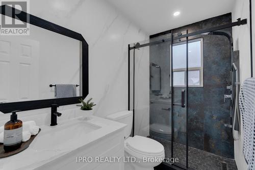 1018 West Avenue, Mississauga (Lakeview), ON - Indoor Photo Showing Bathroom