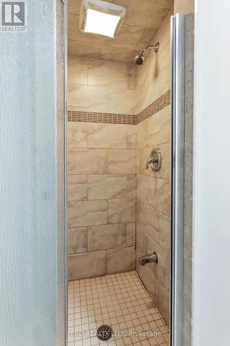 4209 Bloor Street W, Toronto, ON - Indoor Photo Showing Bathroom