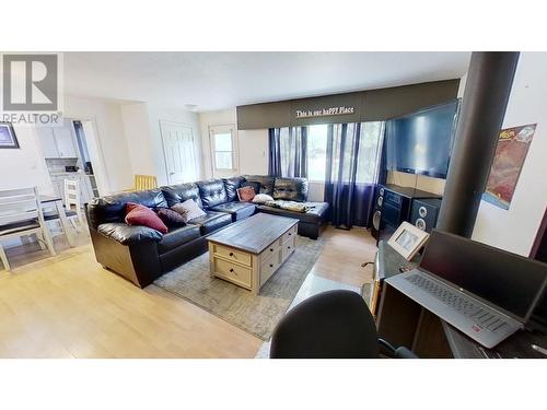 7676 255 Road, Fort St. John, BC - Indoor Photo Showing Living Room