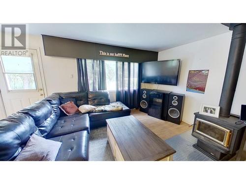 7676 255 Road, Fort St. John, BC - Indoor Photo Showing Living Room