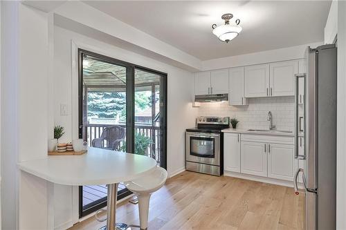 44 Killarney Court, Brampton, ON - Indoor Photo Showing Kitchen