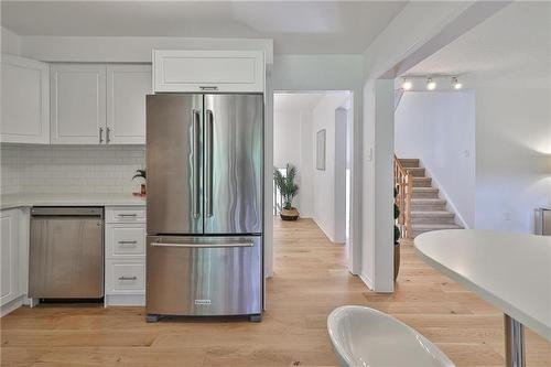 44 Killarney Court, Brampton, ON - Indoor Photo Showing Kitchen