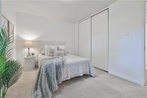 44 Killarney Court, Brampton, ON - Indoor Photo Showing Bedroom