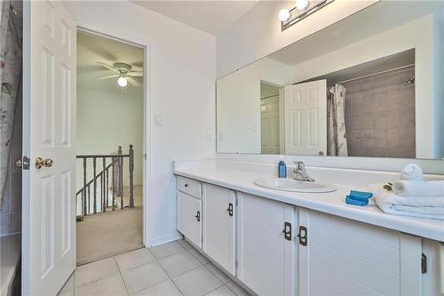 44 Killarney Court, Brampton, ON - Indoor Photo Showing Bathroom