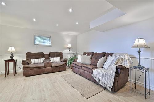 44 Killarney Court, Brampton, ON - Indoor Photo Showing Living Room