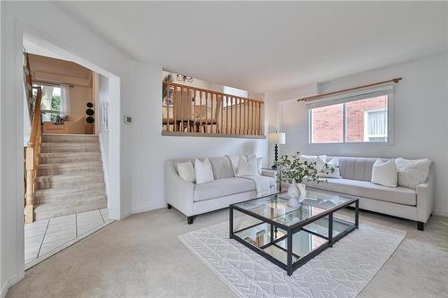 44 Killarney Court, Brampton, ON - Indoor Photo Showing Living Room