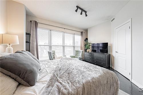 135 James Street S|Unit #814, Hamilton, ON - Indoor Photo Showing Bedroom