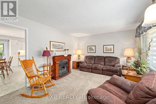 4 Aldborough Avenue, St. Thomas, ON - Indoor Photo Showing Living Room With Fireplace