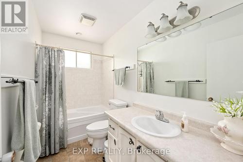 4 Aldborough Avenue, St. Thomas, ON - Indoor Photo Showing Bathroom