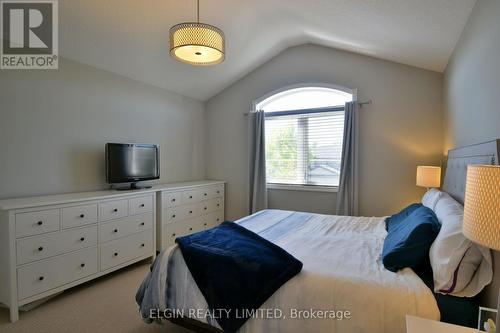 85 Westlake Drive, St. Thomas, ON - Indoor Photo Showing Bedroom