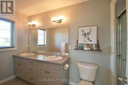 85 Westlake Drive, St. Thomas, ON - Indoor Photo Showing Bathroom