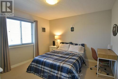 85 Westlake Drive, St. Thomas, ON - Indoor Photo Showing Bedroom