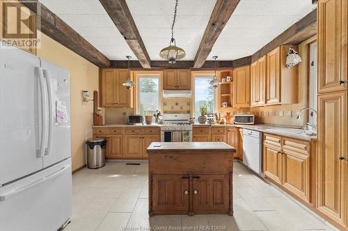 1337 Front Road South, Amherstburg, ON - Indoor Photo Showing Kitchen