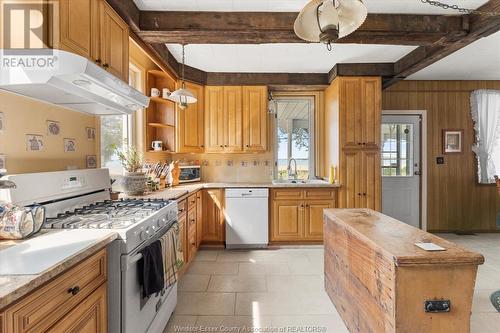 1337 Front Road South, Amherstburg, ON - Indoor Photo Showing Kitchen With Double Sink