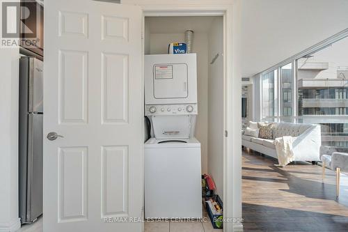 2206 - 339 Rathburn Road W, Mississauga, ON - Indoor Photo Showing Laundry Room