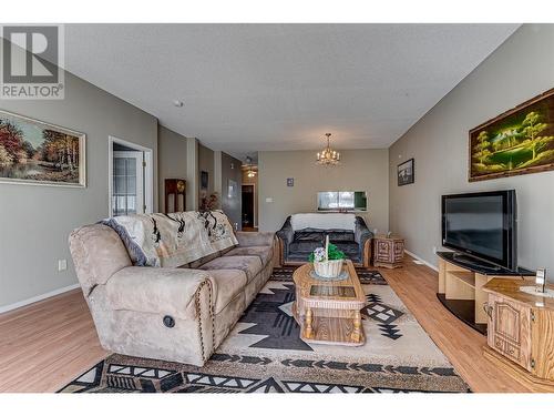 4740 20 Street Unit# 15, Vernon, BC - Indoor Photo Showing Living Room